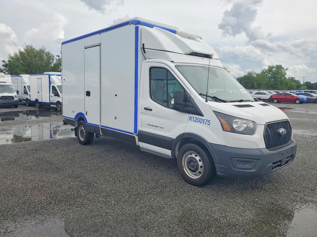 2020 Ford Transit Delivery Truck - Image 4