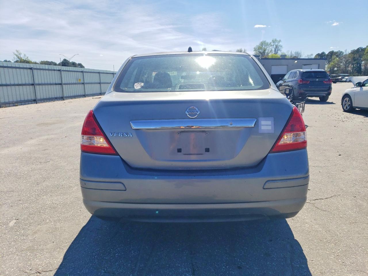2009 Nissan Versa 1.8 S - Image 6
