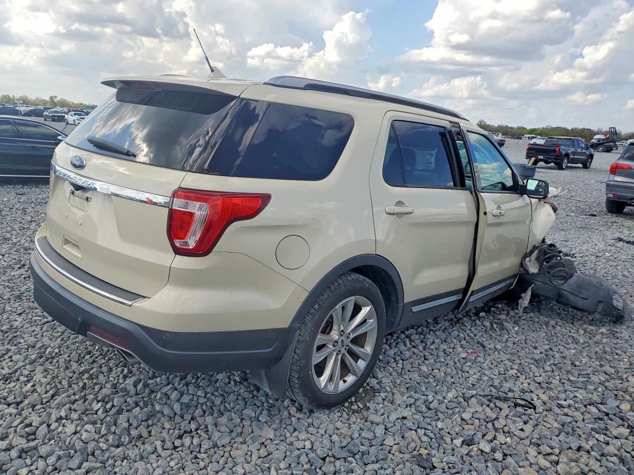 2018 Ford Explorer Xlt - Image 3
