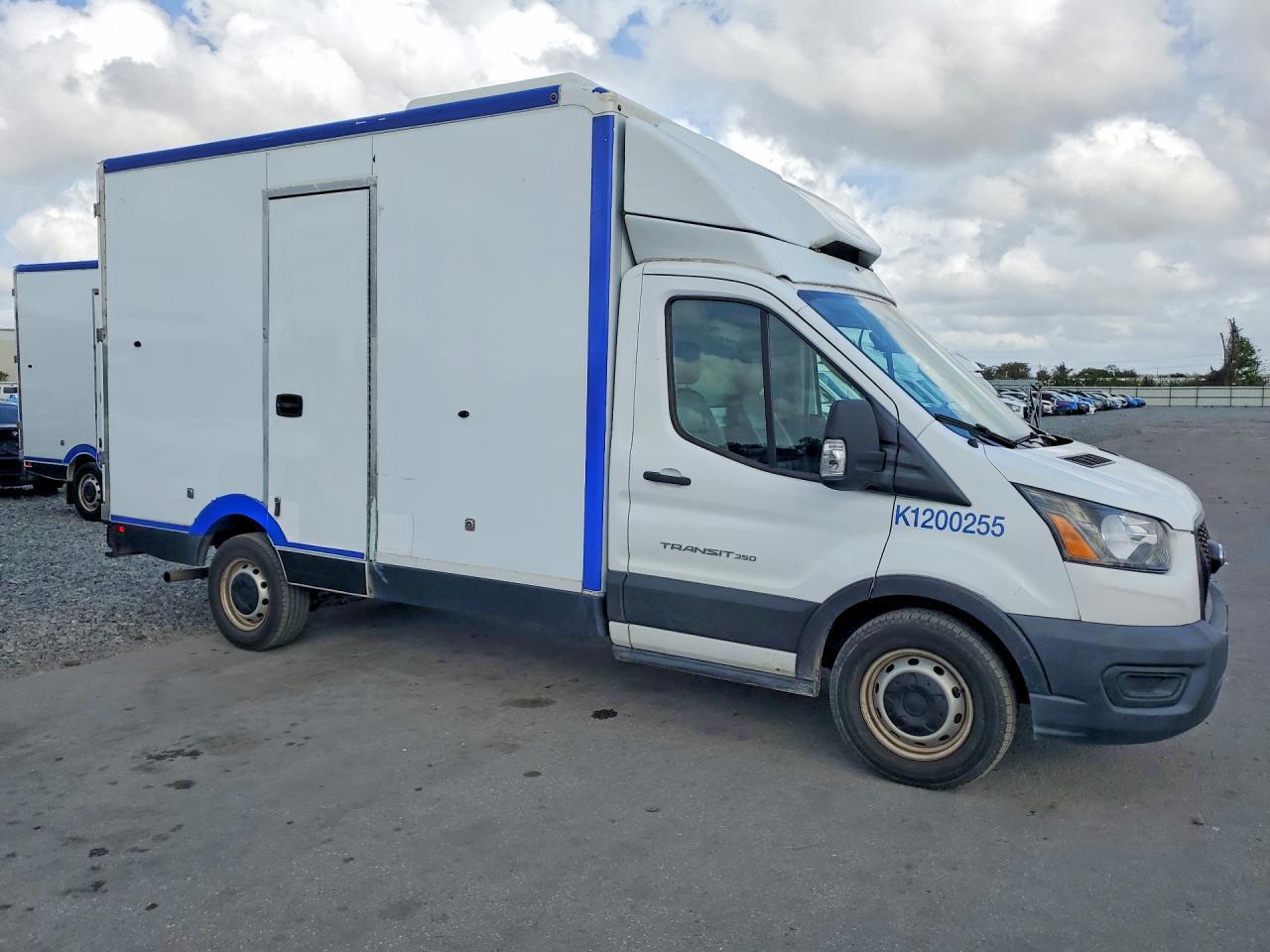 2020 Ford Transit Delivery Truck - Image 4