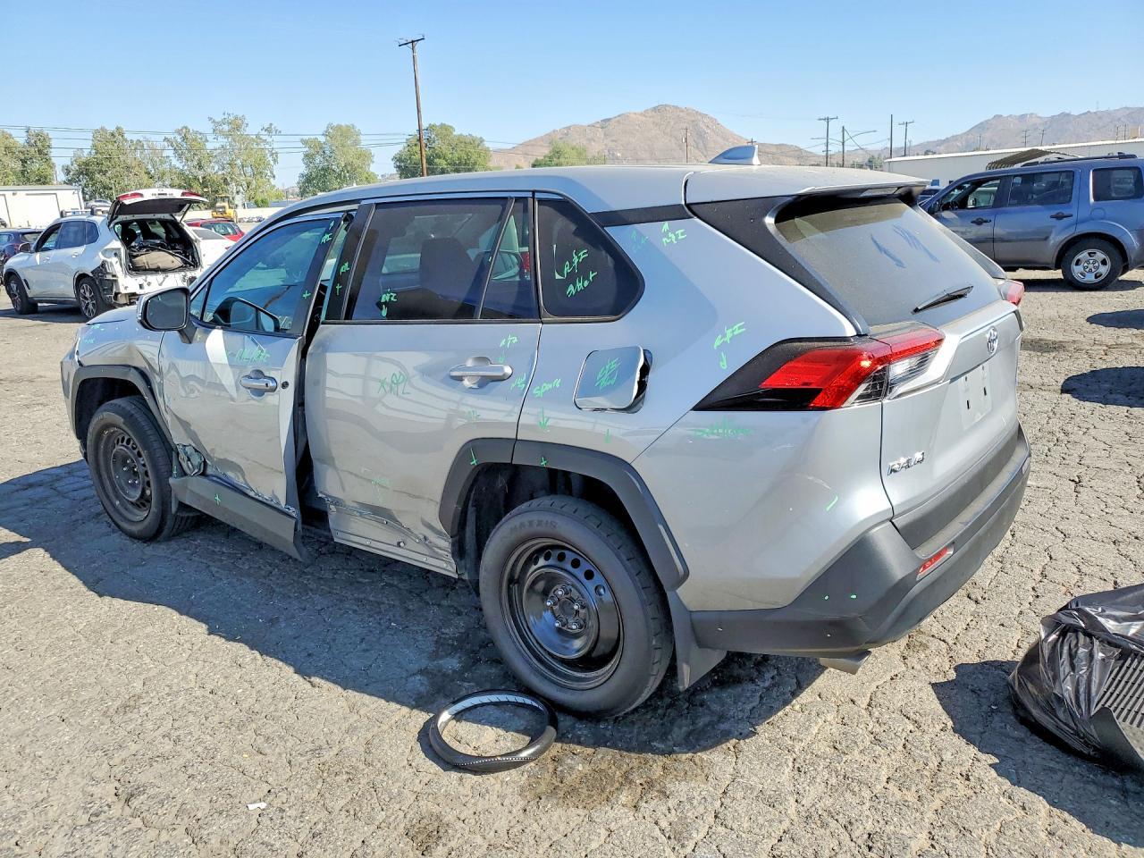 2025 Toyota Rav4 Le - Фото 2