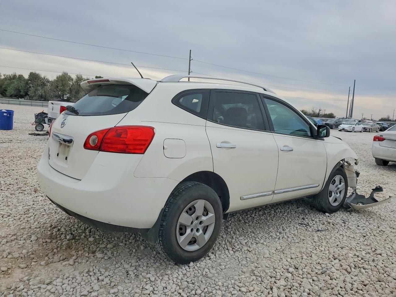 2014 Nissan Rogue Select S - Фото 3