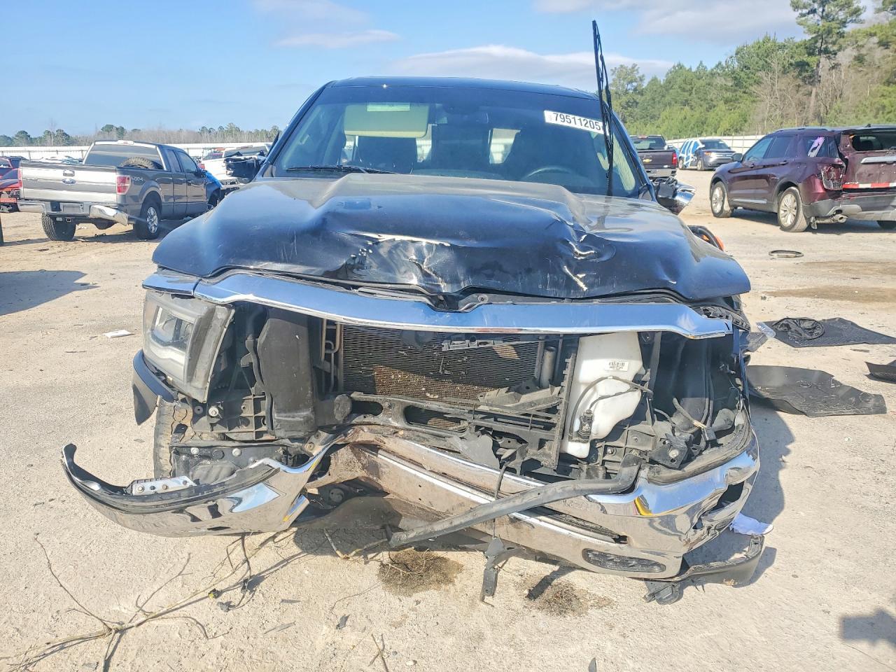 2019 Ram 1500 Laramie - Image 5