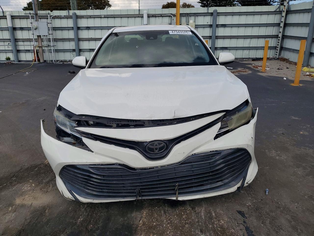 2018 Toyota Camry Le - Image 5