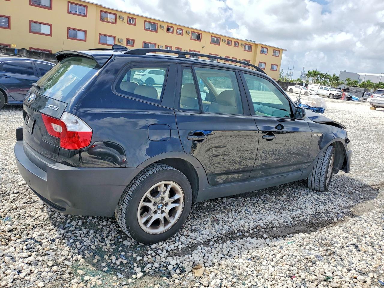 2005 BMW X3 2.5I - Фото 3