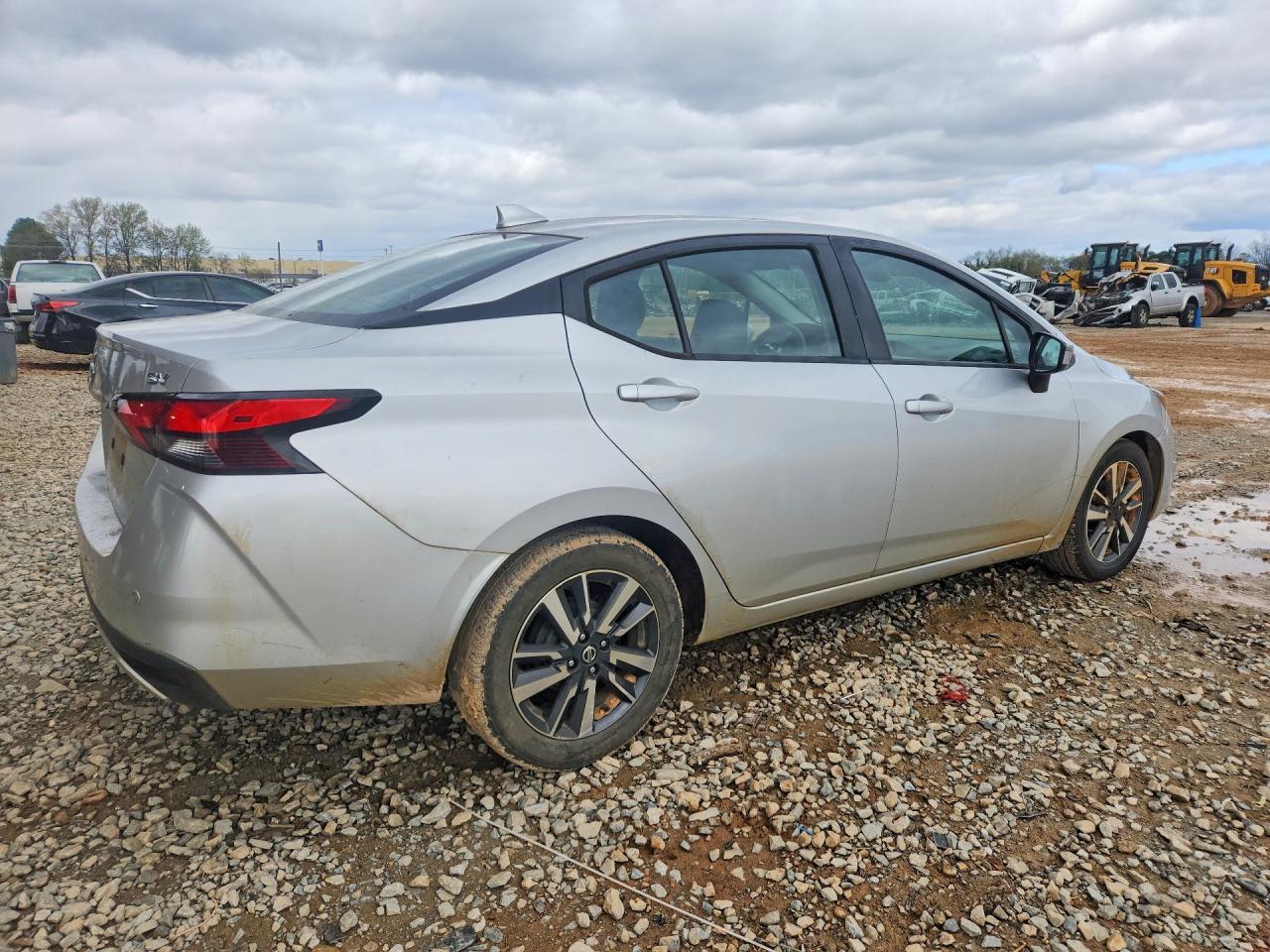 2021 Nissan Versa Sv - Фото 3