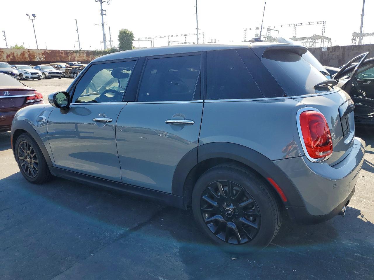 2020 Mini Cooper - Image 2
