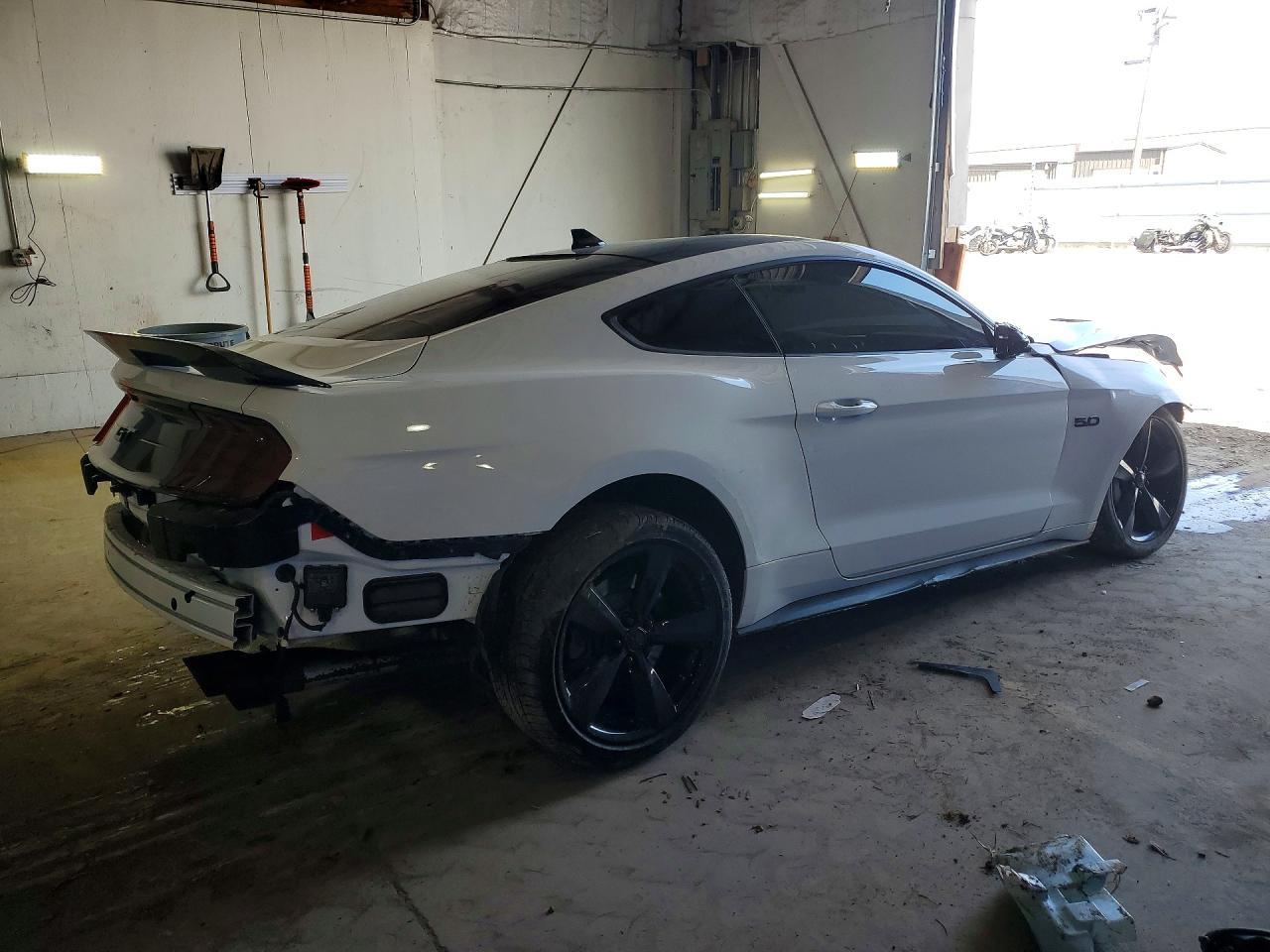 2023 Ford Mustang Gt - Фото 3