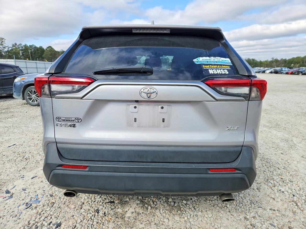 2022 Toyota Rav4 Xle - Image 6
