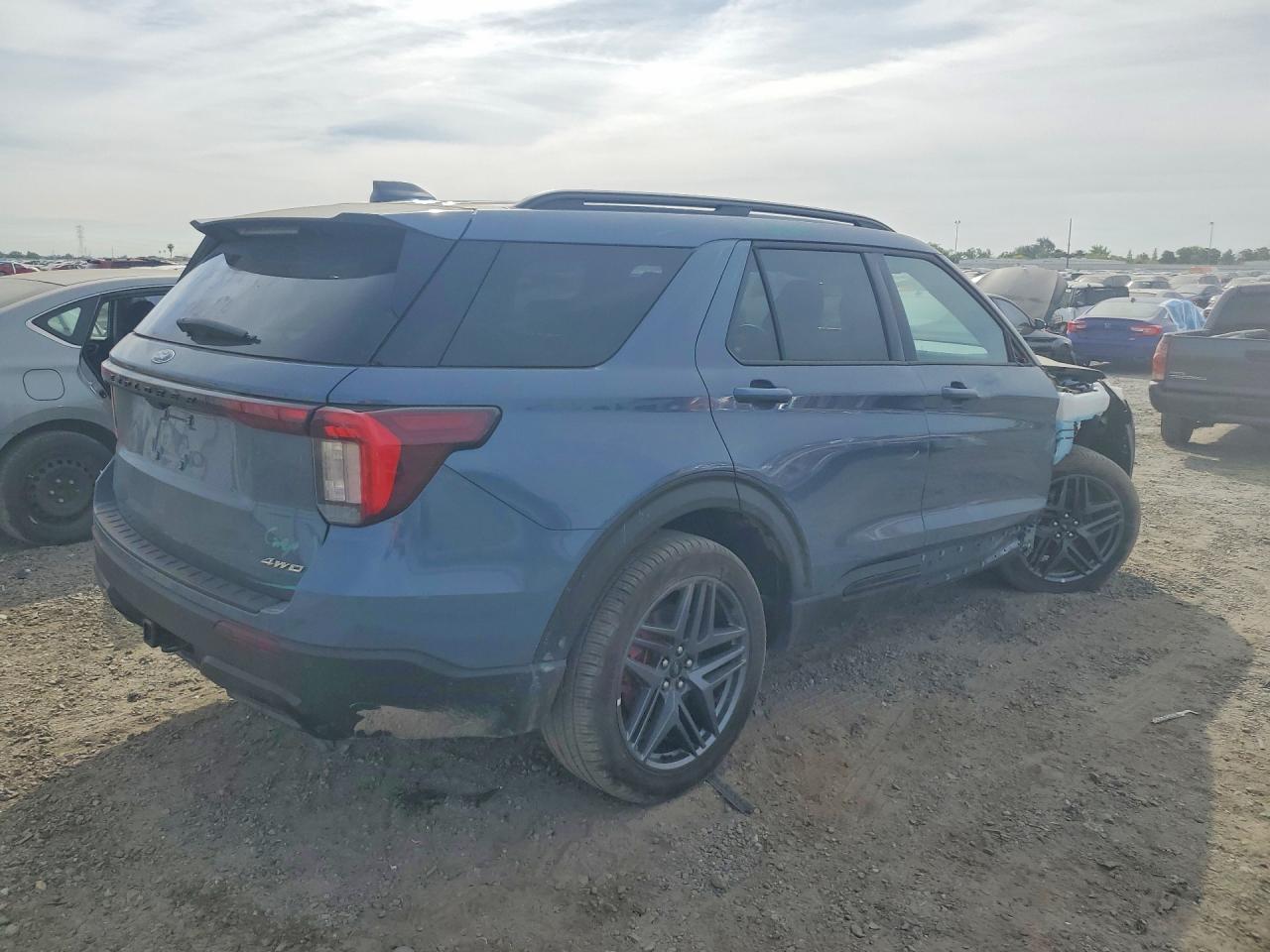 2025 Ford Explorer St-Line - Фото 3
