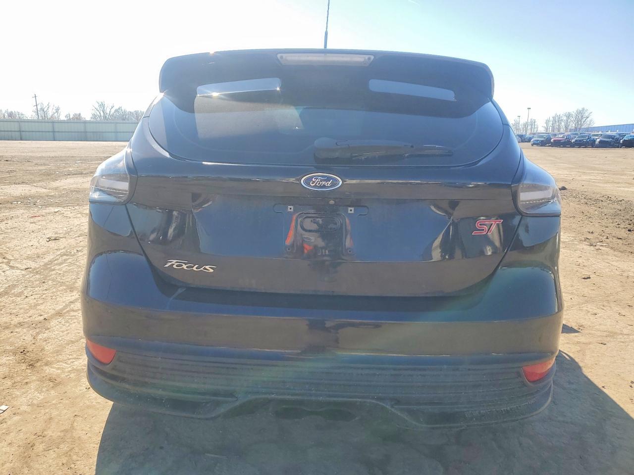 2017 Ford Focus St - Image 6