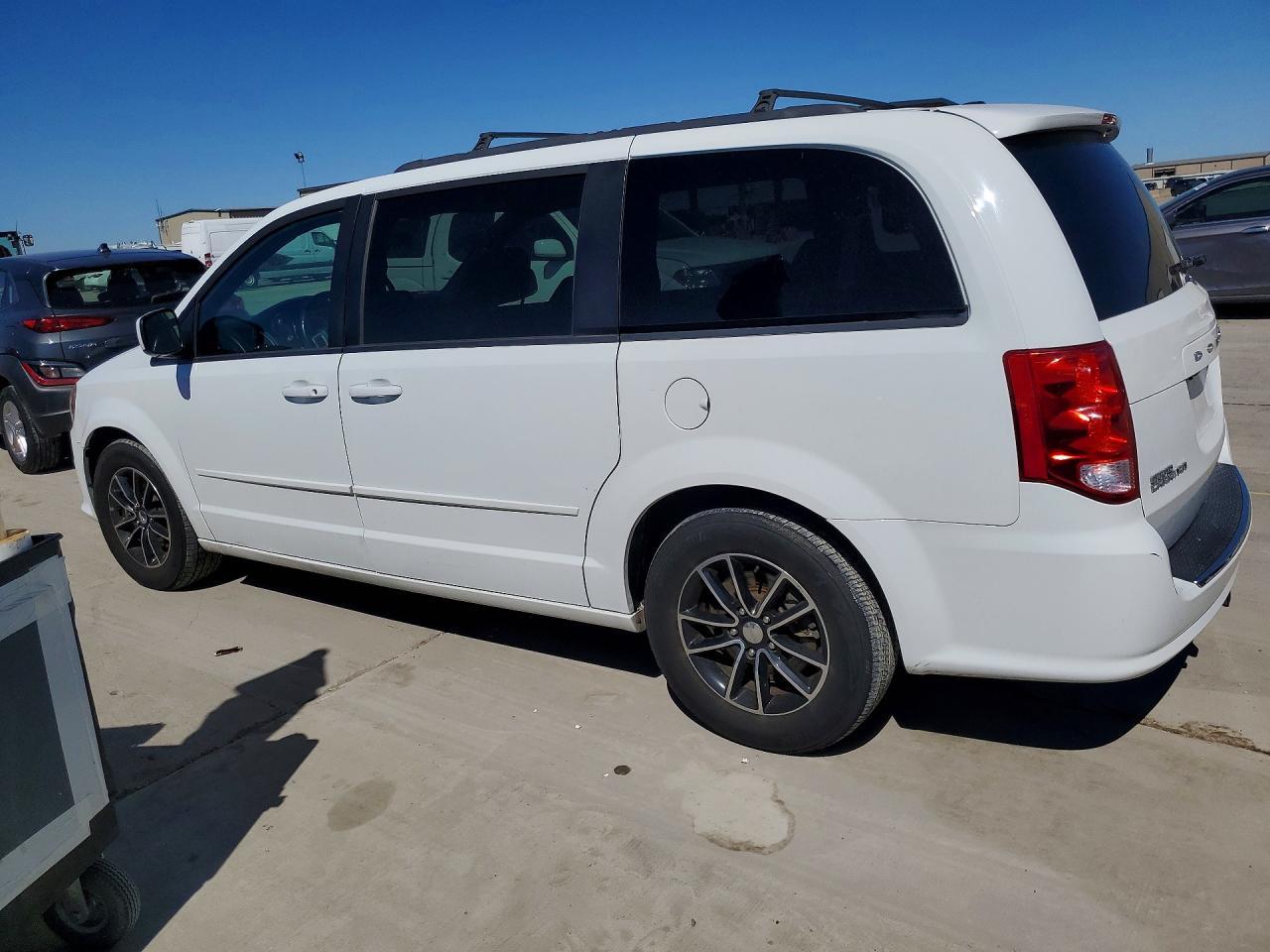 2016 Dodge Grand Caravan R - Image 2