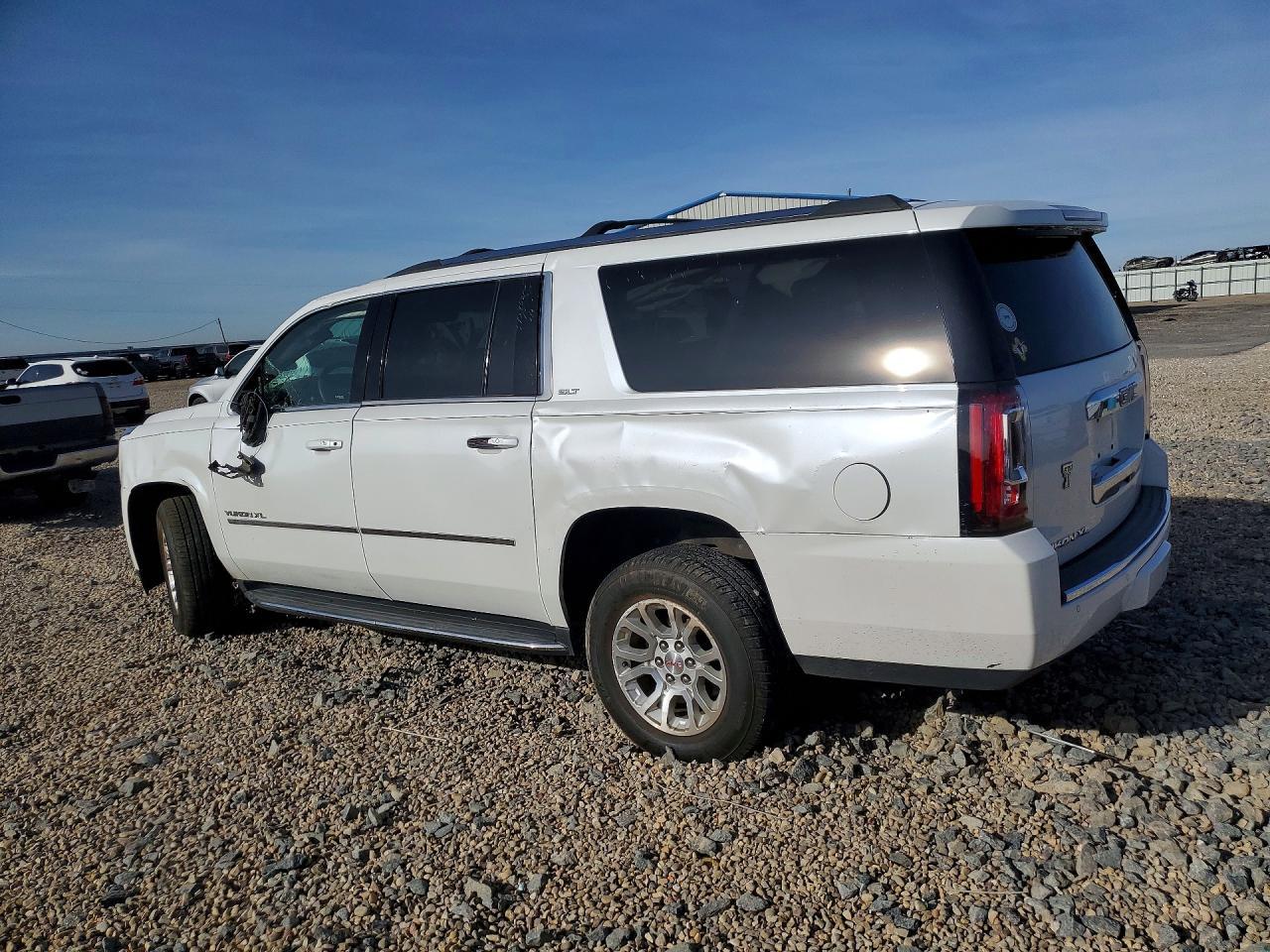 2016 GMC Yukon Xl K1500 Slt - Image 2