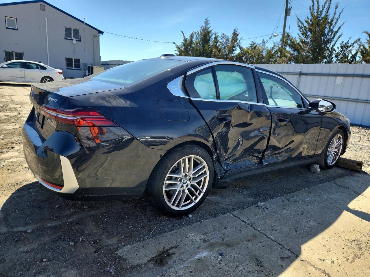 2024 BMW 530 Xi - Фото 3