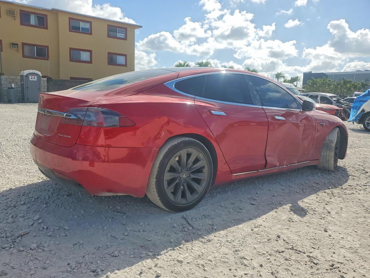 2020 Tesla Model S - Фото 3