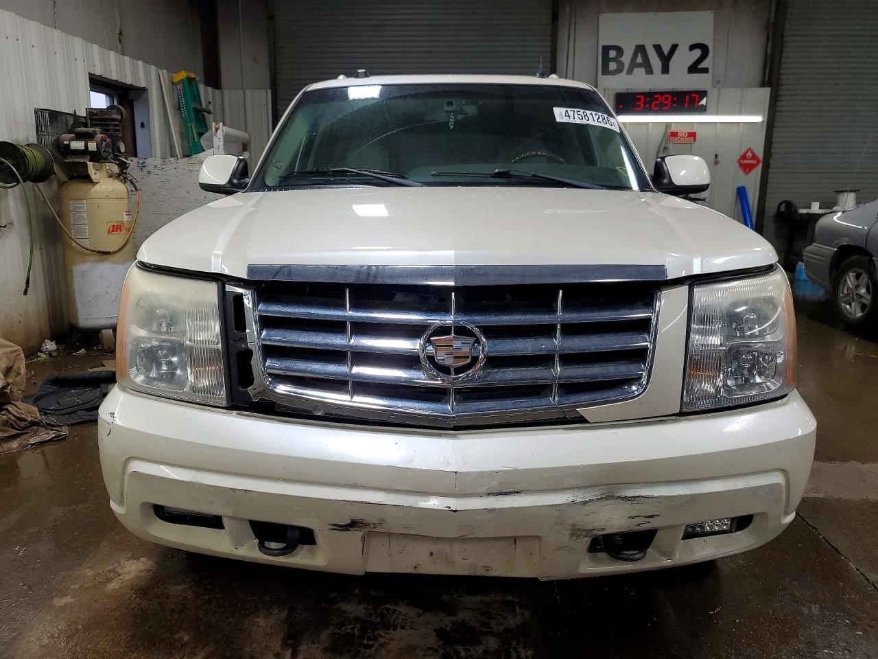 2005 Cadillac Escalade Esv - Image 5
