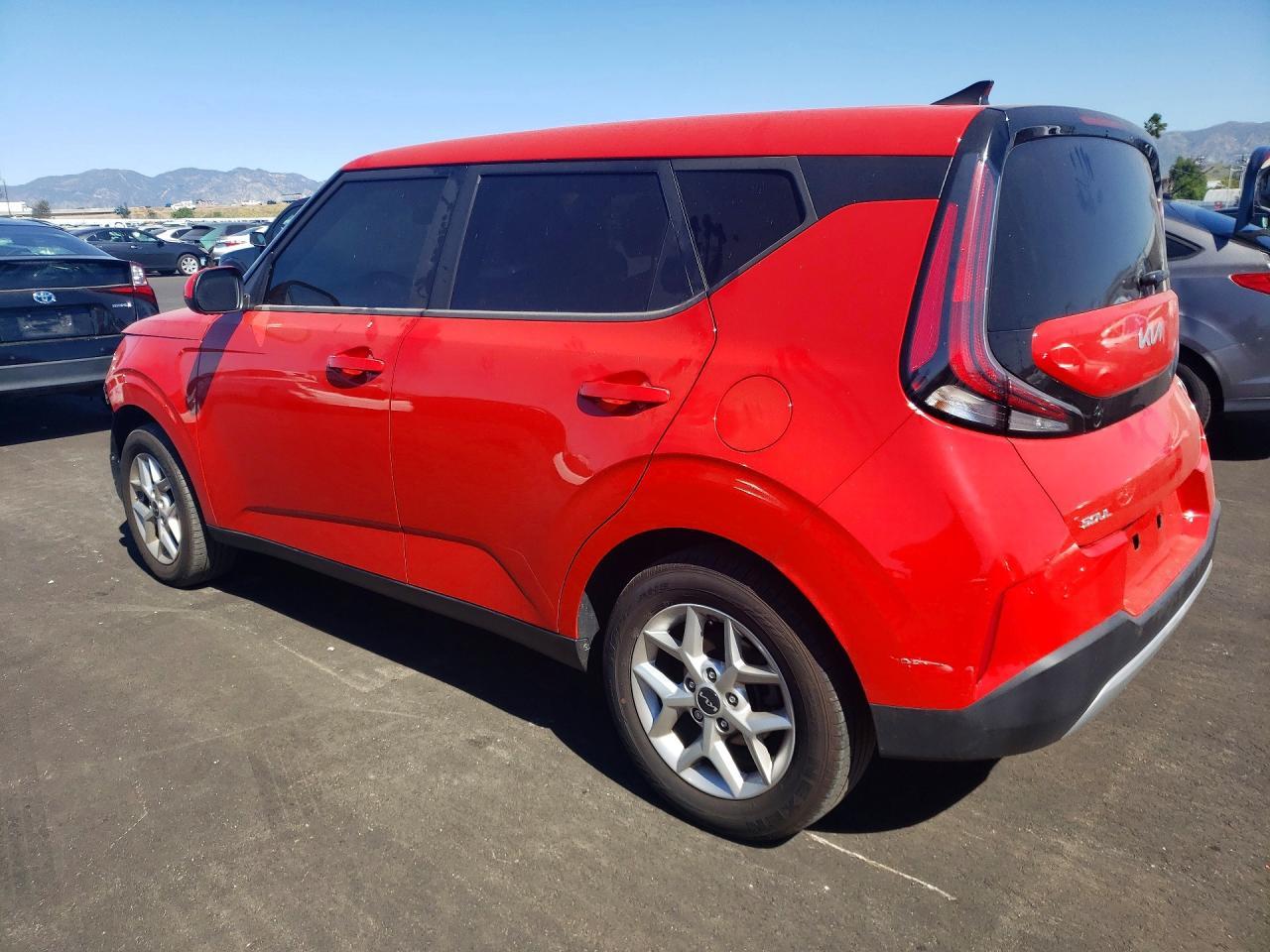 2023 Kia Soul Lx - Image 2