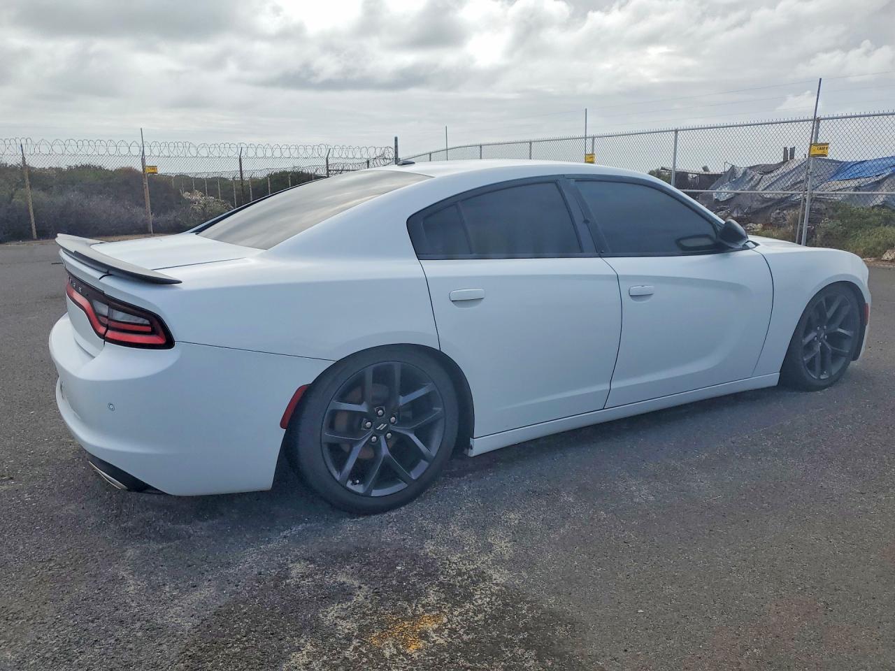 2019 Dodge Charger Sxt - Image 3