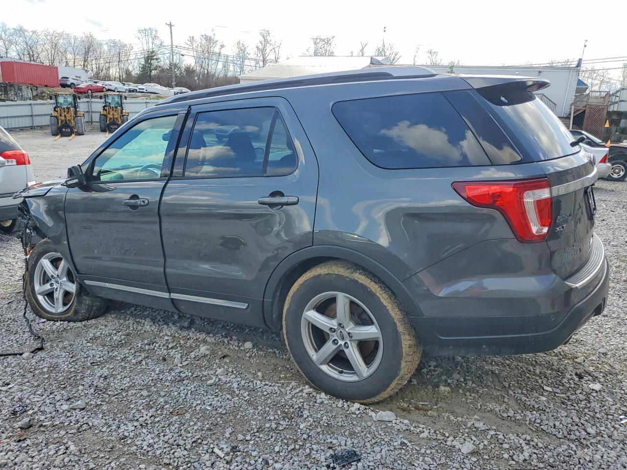2018 Ford Explorer Xlt - Фото 2