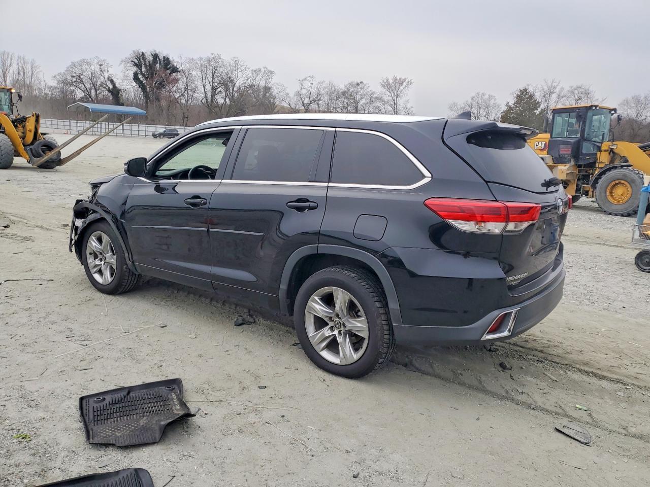 2018 Toyota Highlander Limited - Image 2