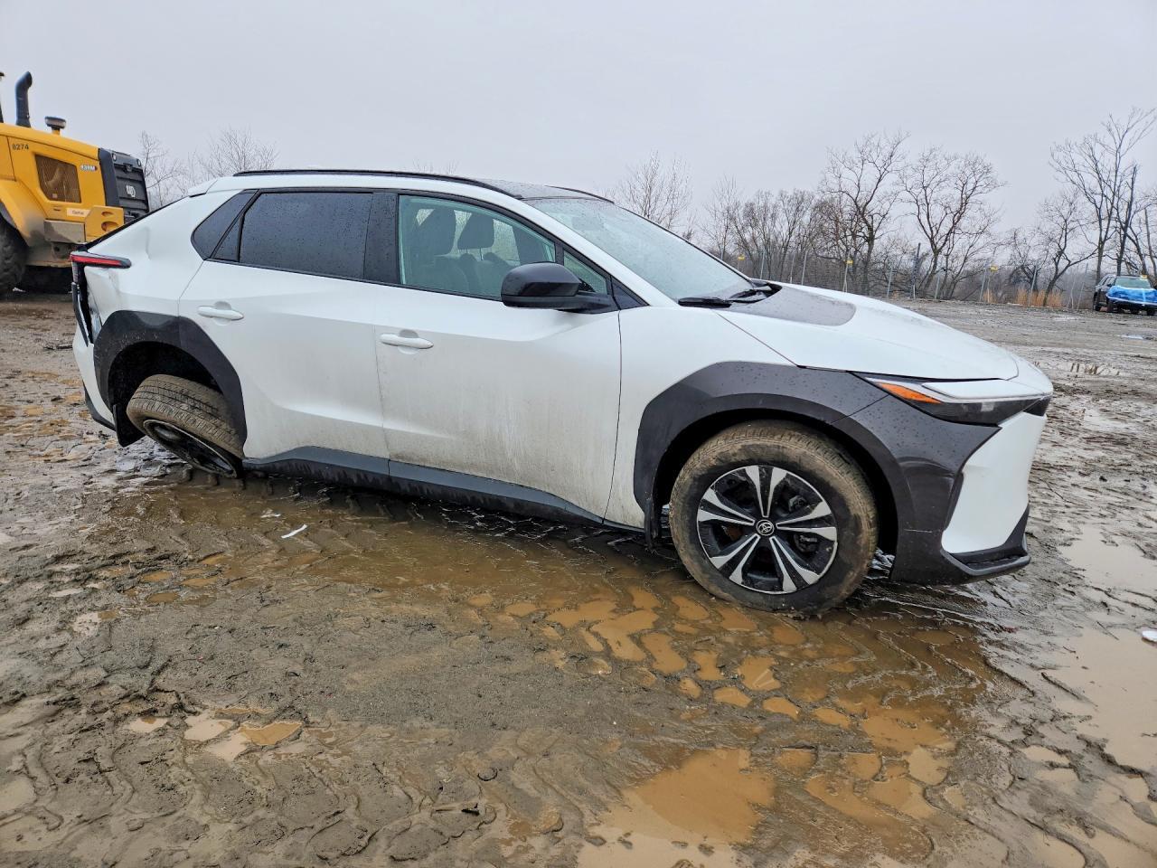 2024 Toyota Bz4X Xle - Image 4