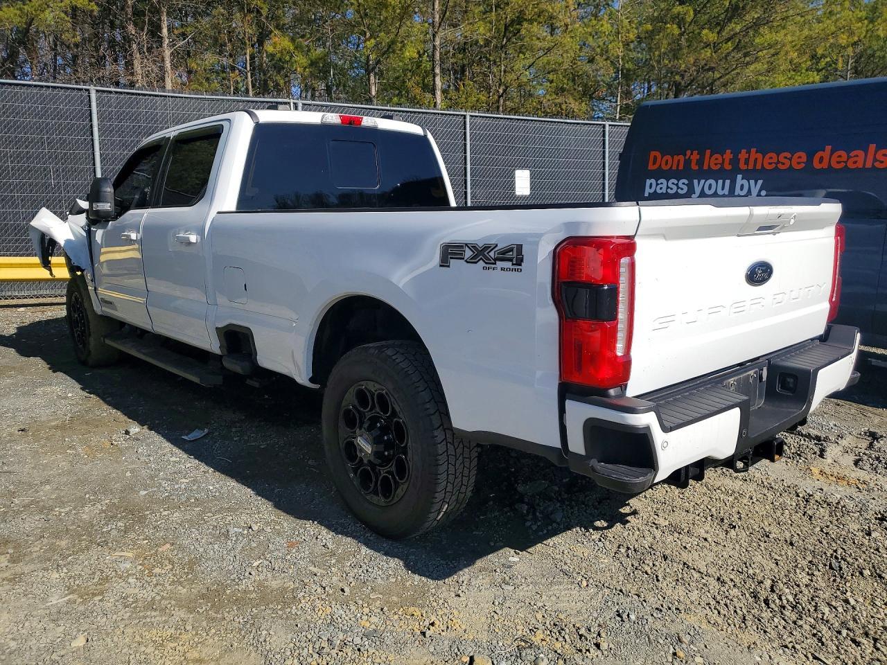 2023 Ford F250 Super Duty - Фото 2