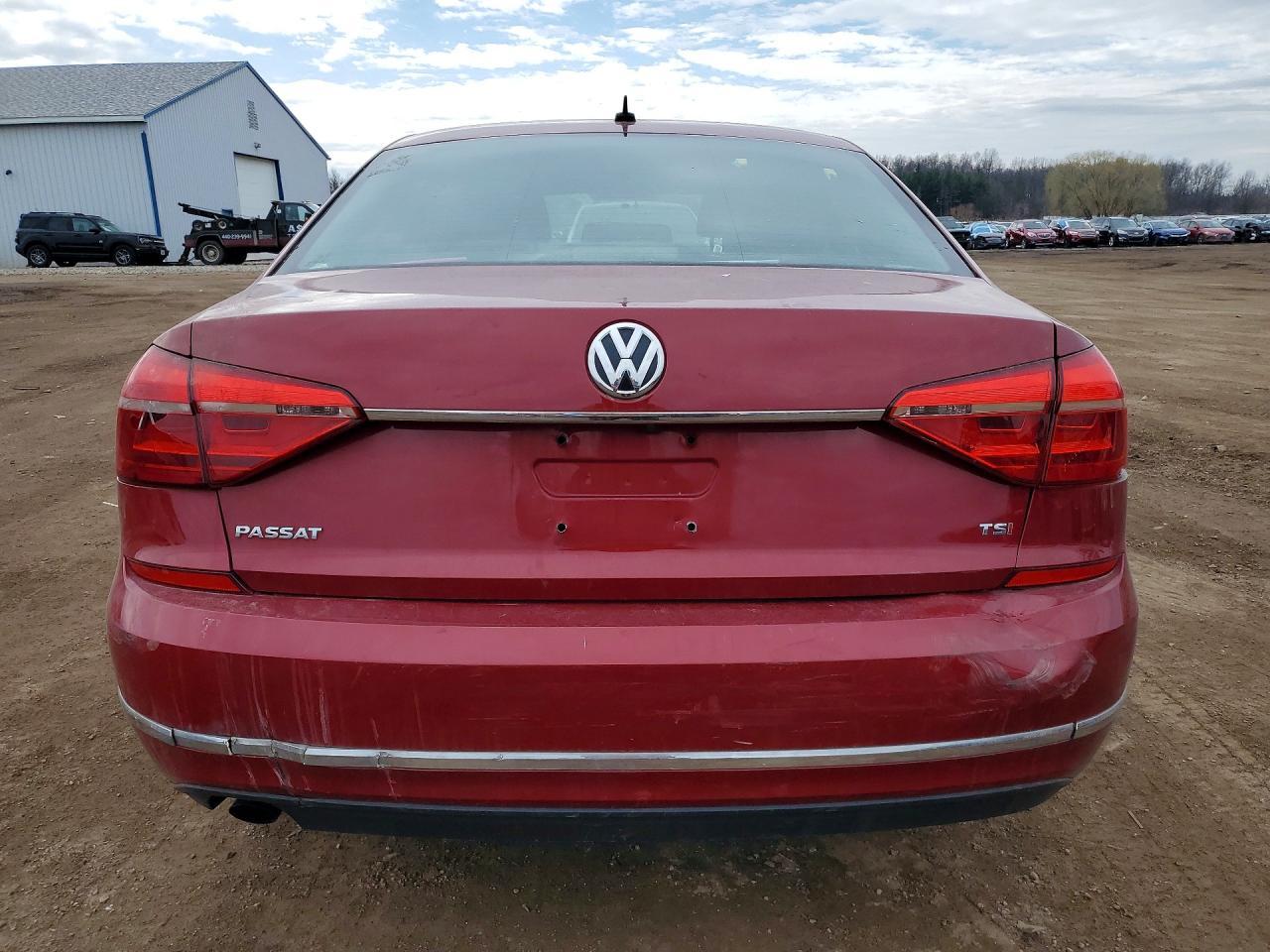 2016 Volkswagen Passat S - Фото 6