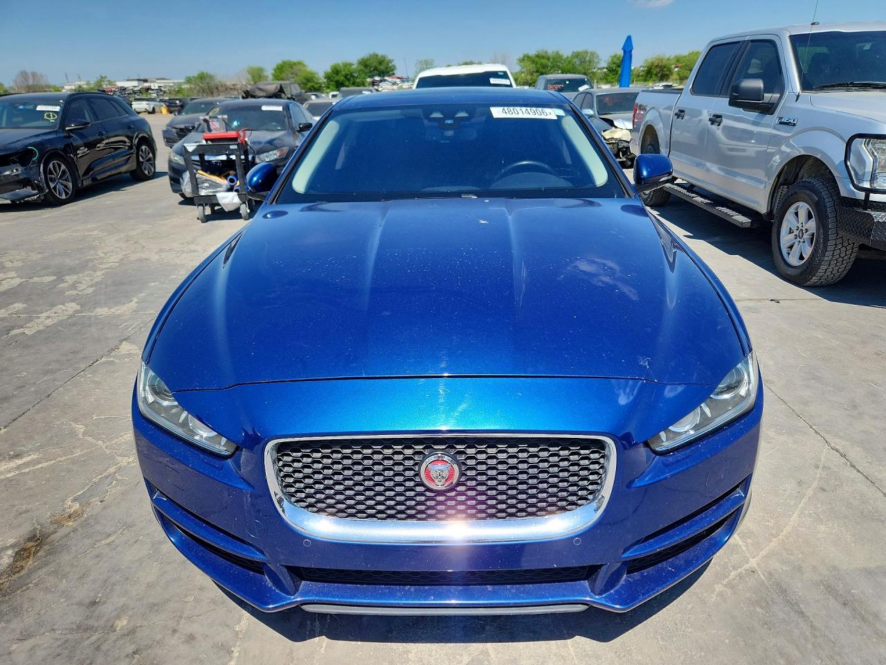2017 Jaguar Xe Premium - Image 5