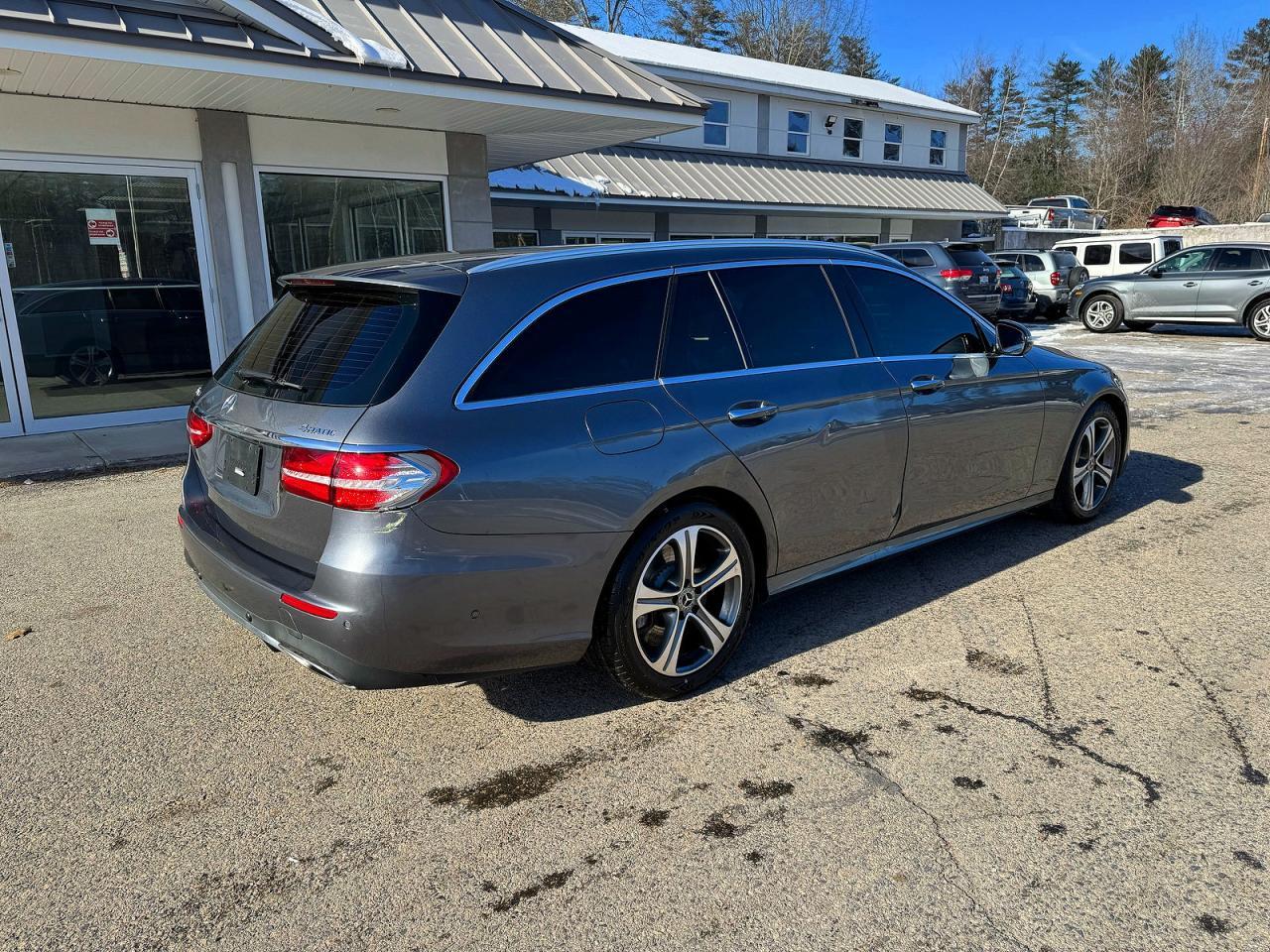 2017 Mercedes-Benz E 400 4Matic - Image 4