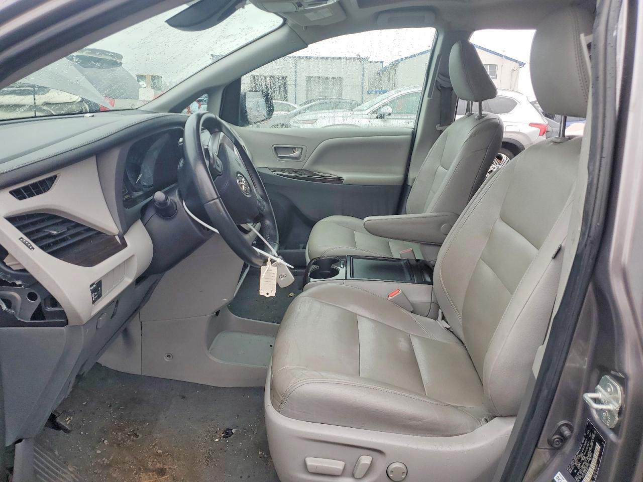 2020 Toyota Sienna Xle 8-Passenger - Image 7