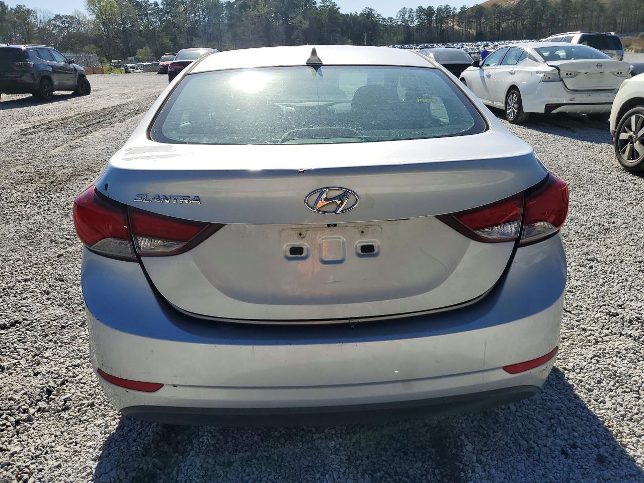 2015 Hyundai Elantra Se - Фото 6