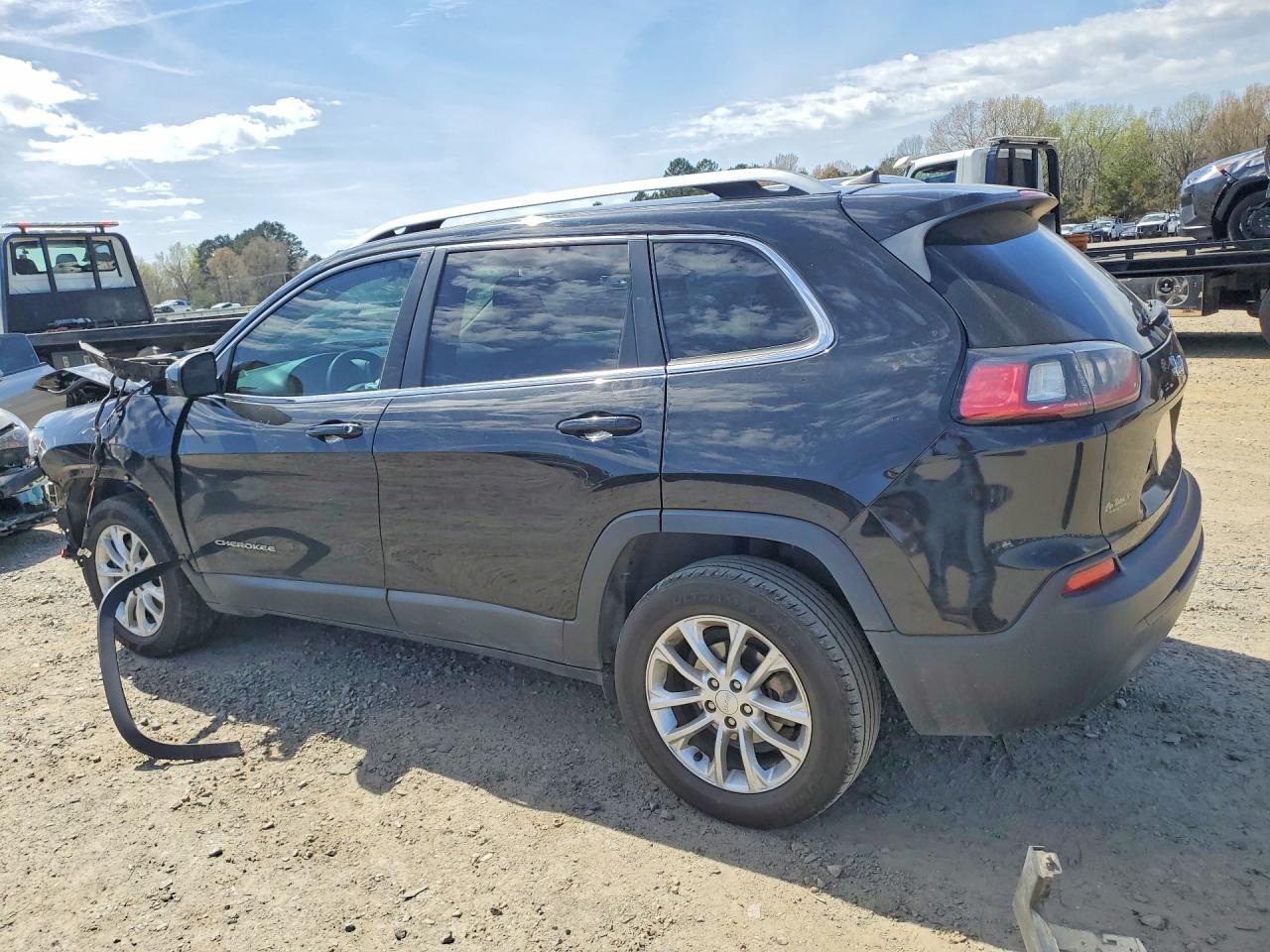 2019 Jeep Cherokee Latitude - Фото 2