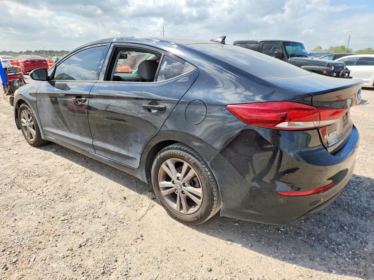 2018 Hyundai Elantra Sel - Image 2