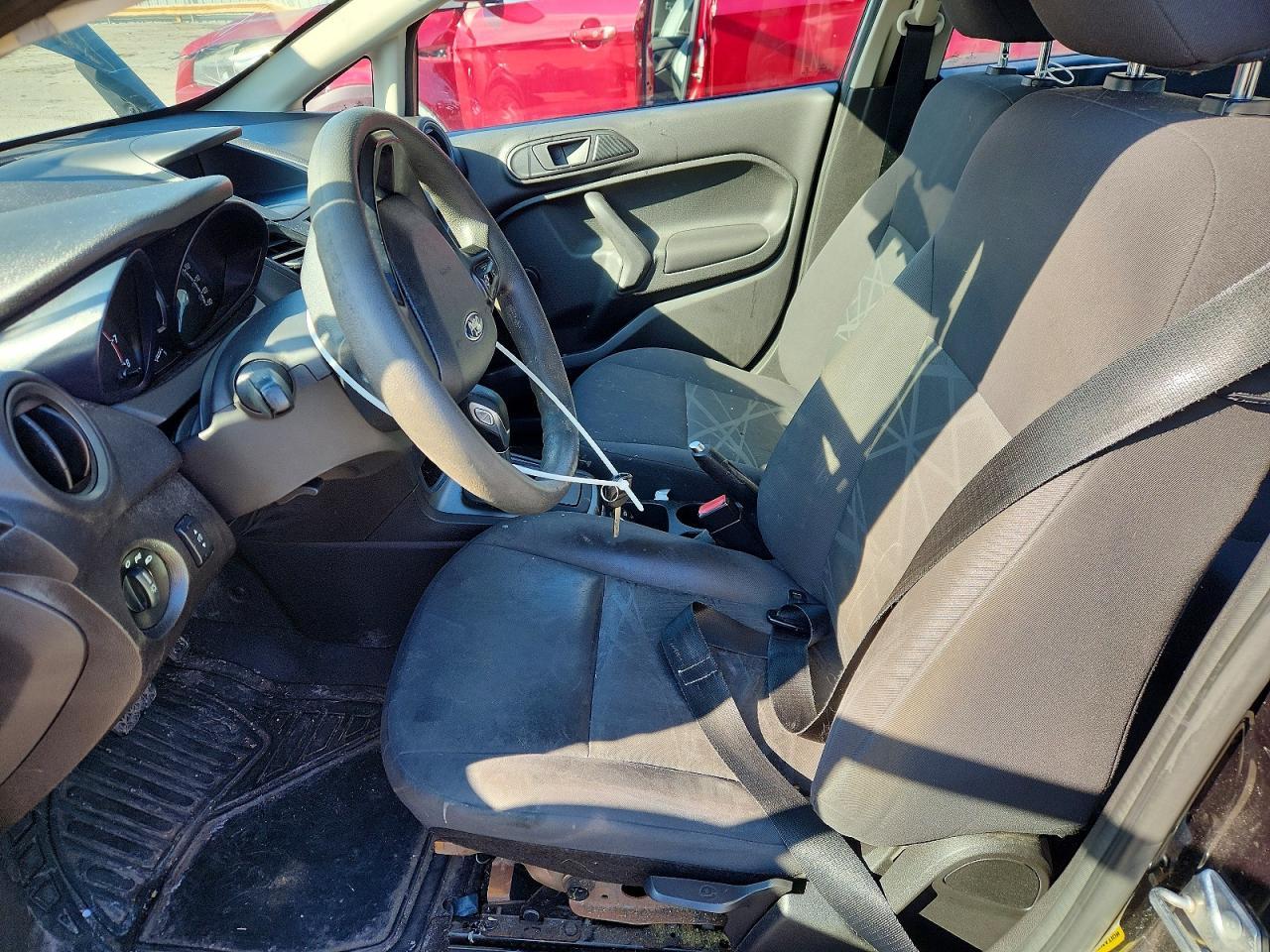 2015 Ford Fiesta S - Фото 7