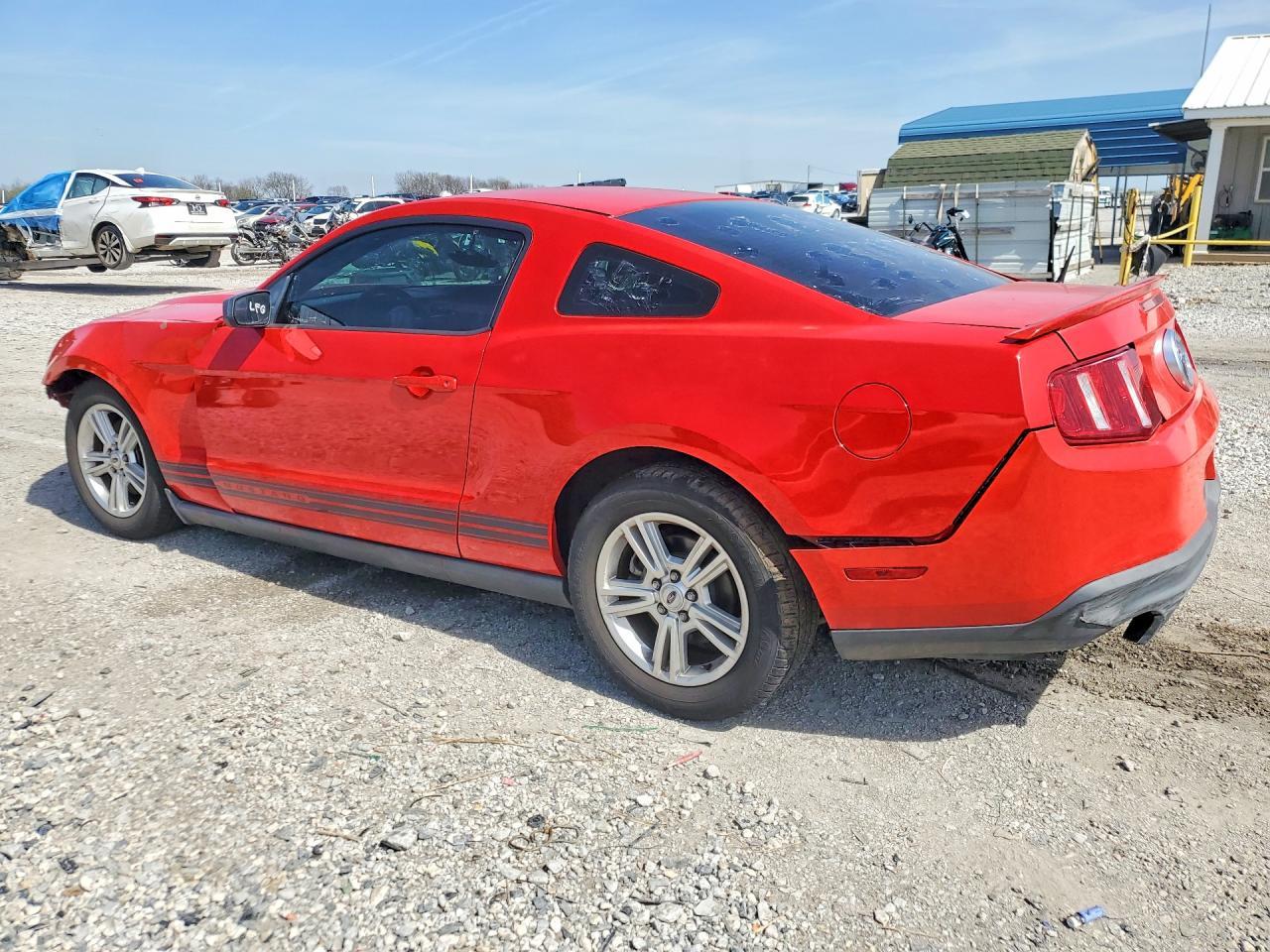 2011 Ford Mustang - Фото 2