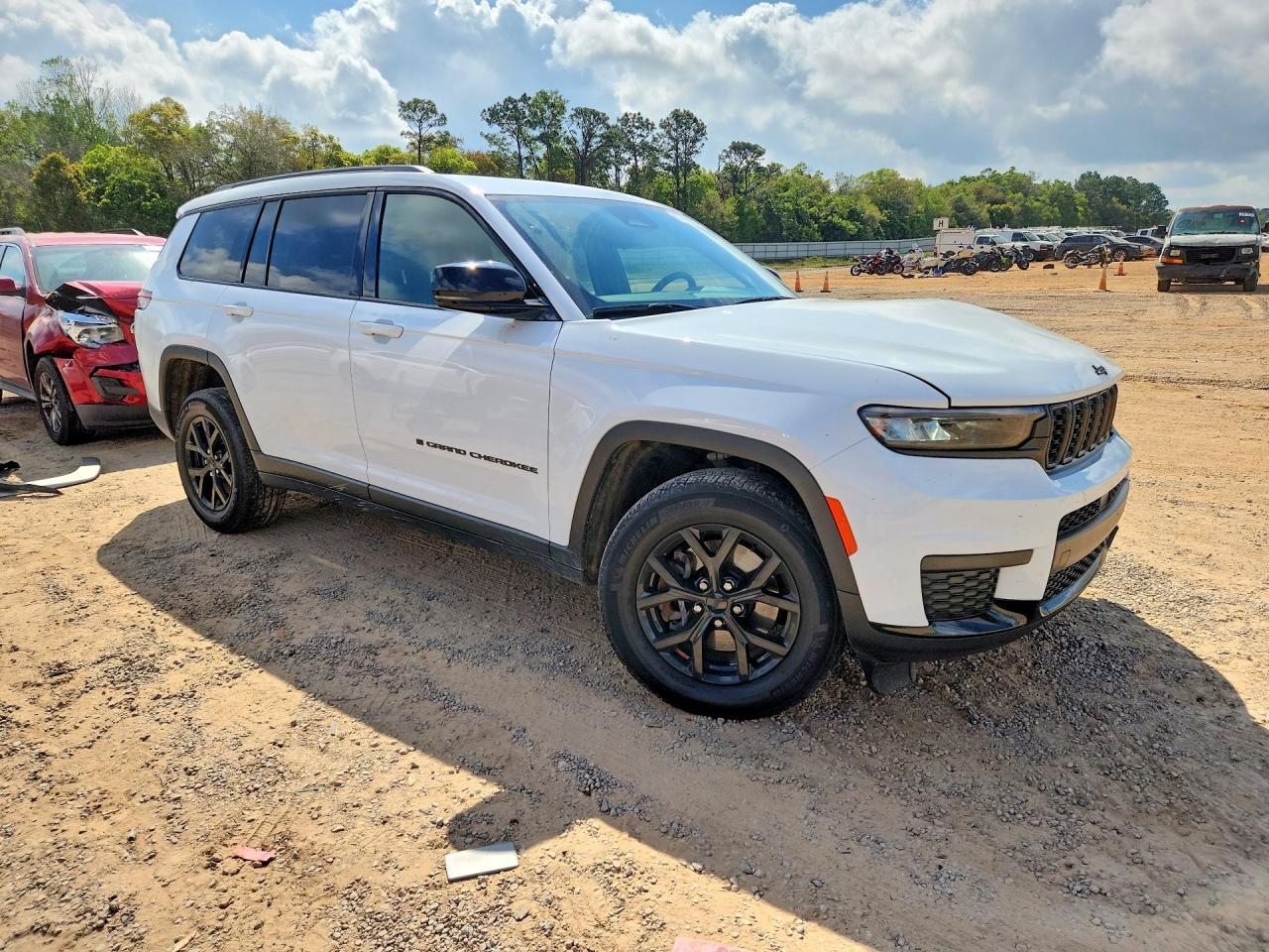 2024 Jeep Grand Cherokee L Laredo - Image 4