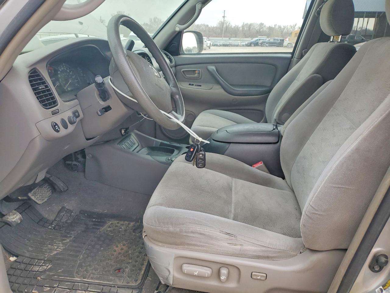 2005 Toyota Sequoia Sr5 - Фото 7
