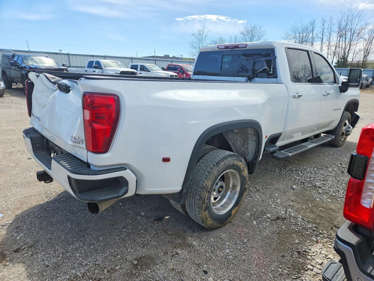 2021 Chevrolet Silverado K3500 High Country - Фото 3
