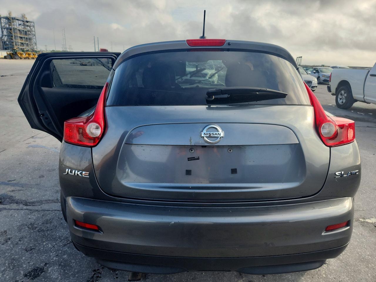 2011 Nissan Juke S - Фото 6