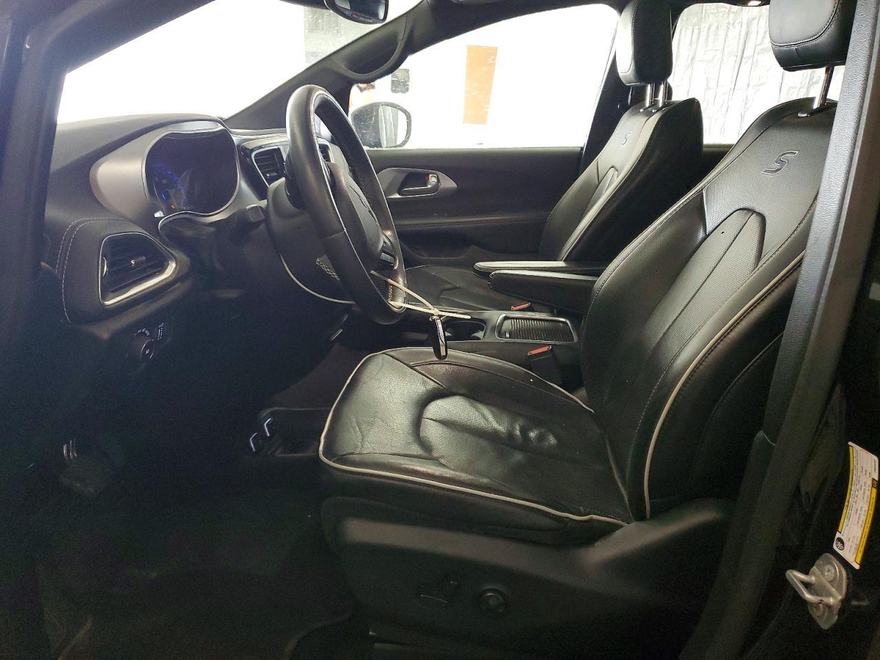 2018 Chrysler Pacifica Limited - Image 7