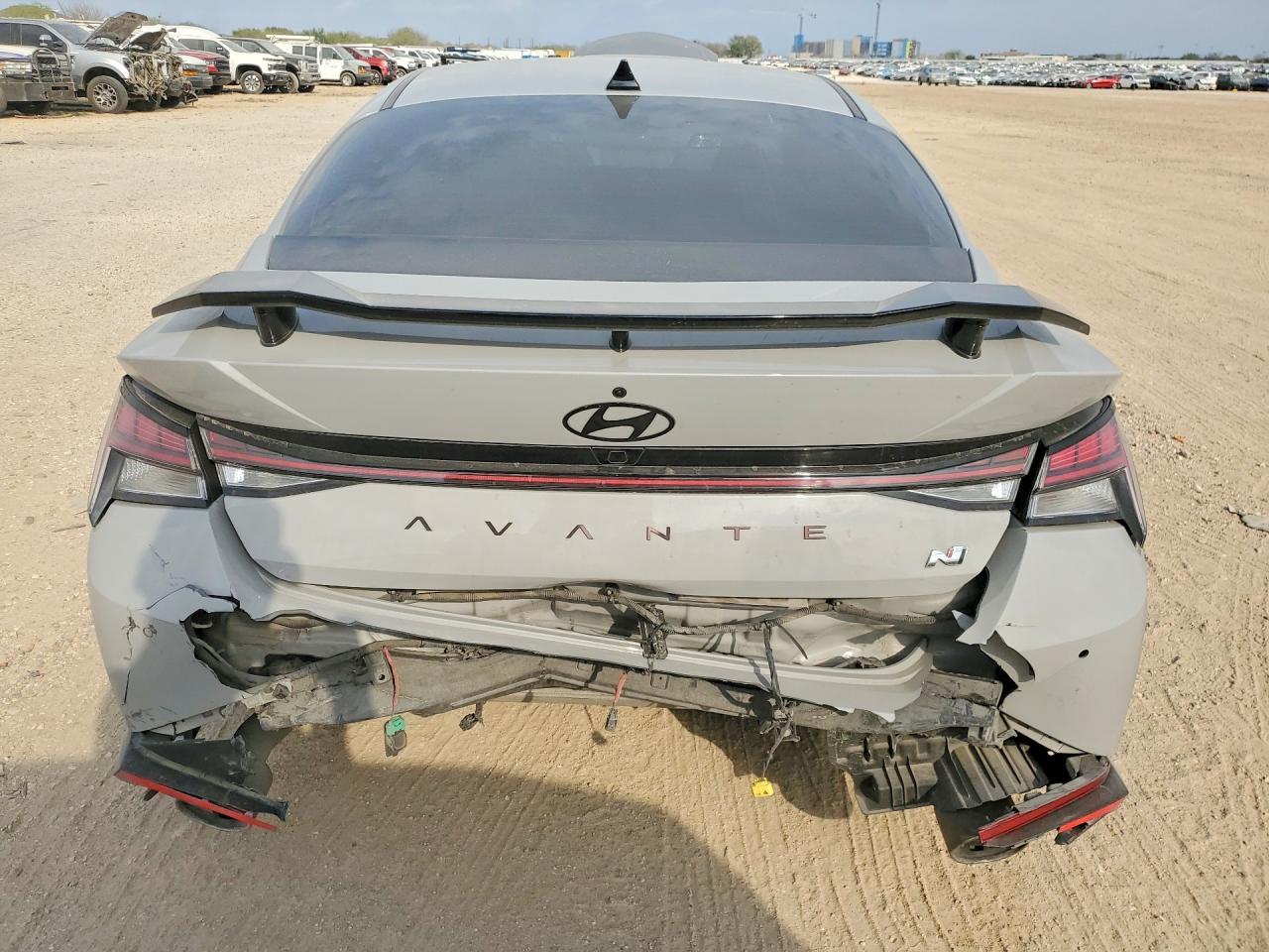 2023 Hyundai Elantra - Фото 6
