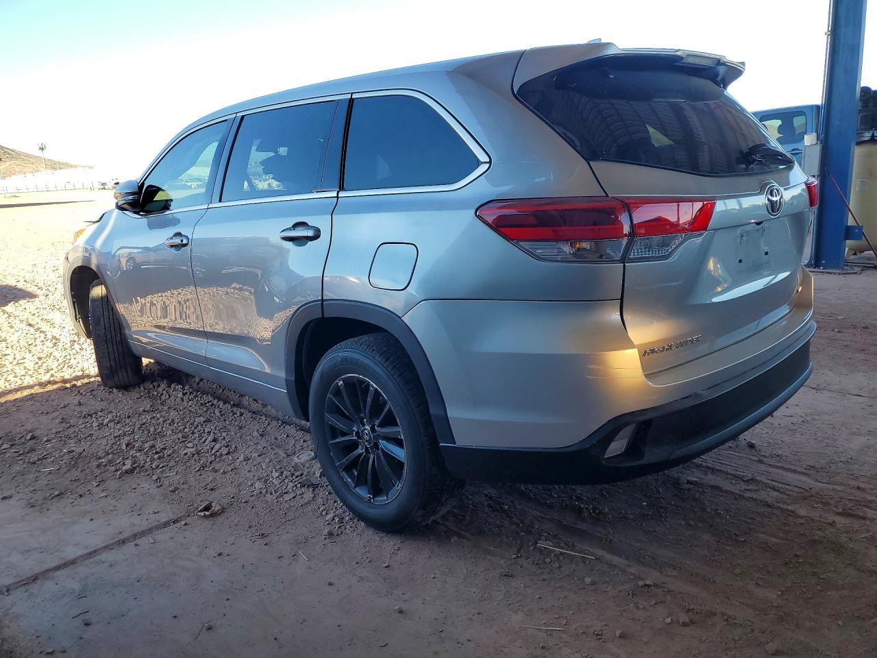 2018 Toyota Highlander Xle - Фото 2