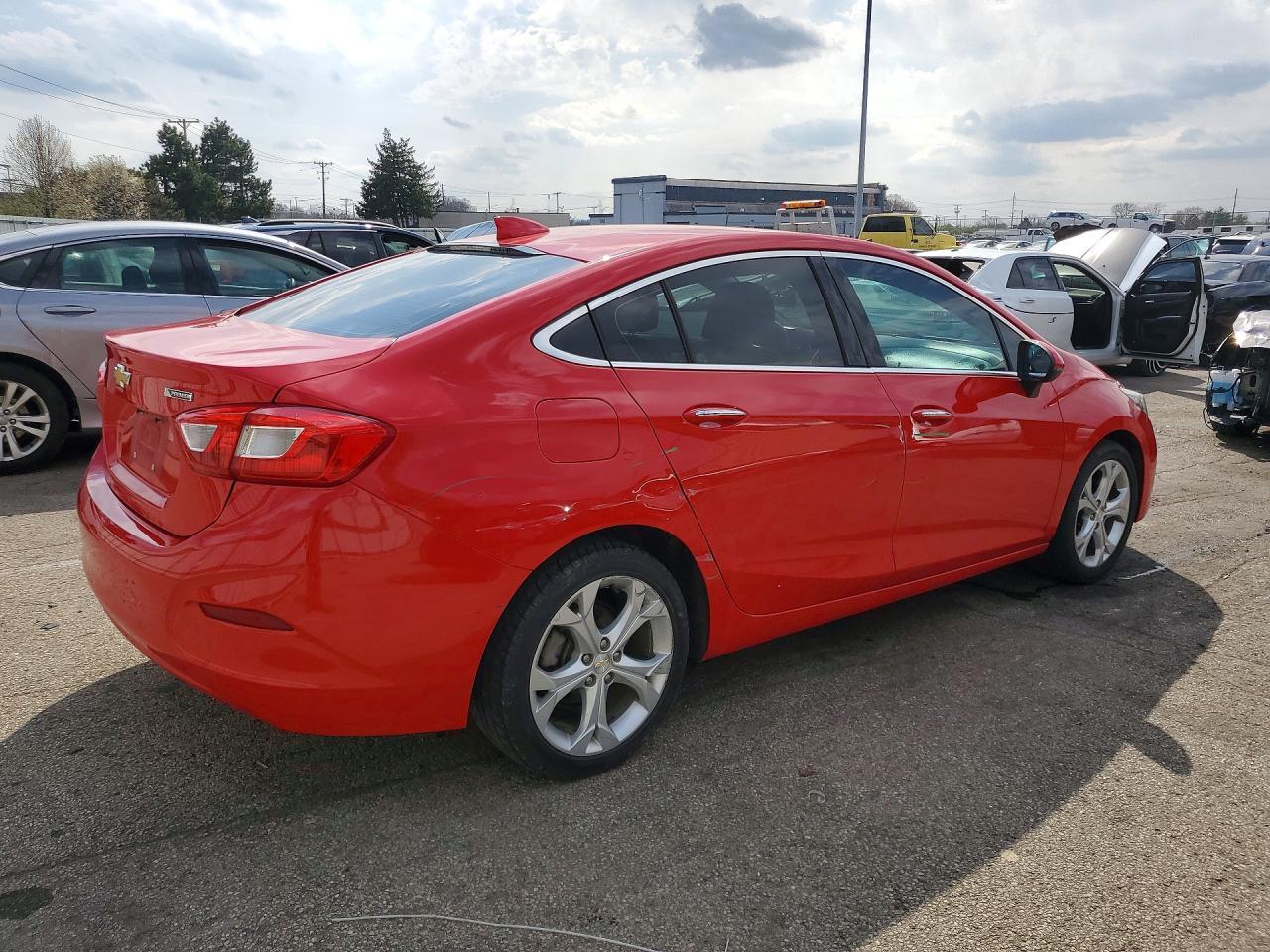 2017 Chevrolet Cruze Premier - Фото 3
