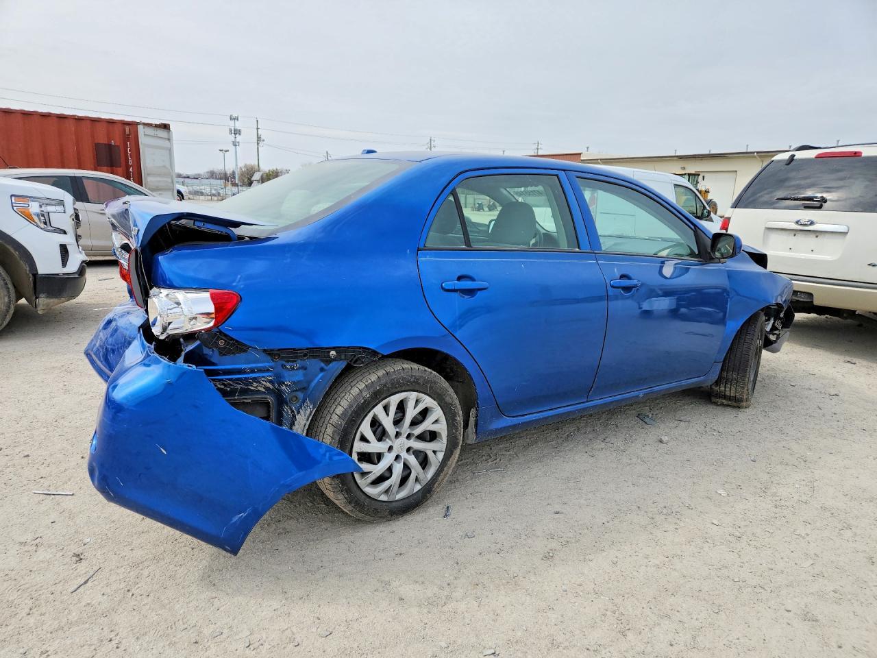 2010 Toyota Corolla Le - Фото 3