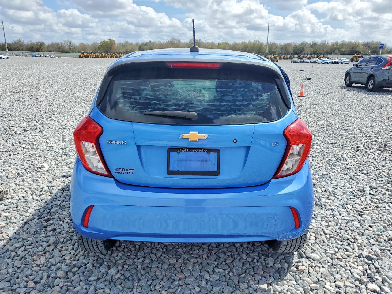 2016 Chevrolet Spark Ls - Image 6