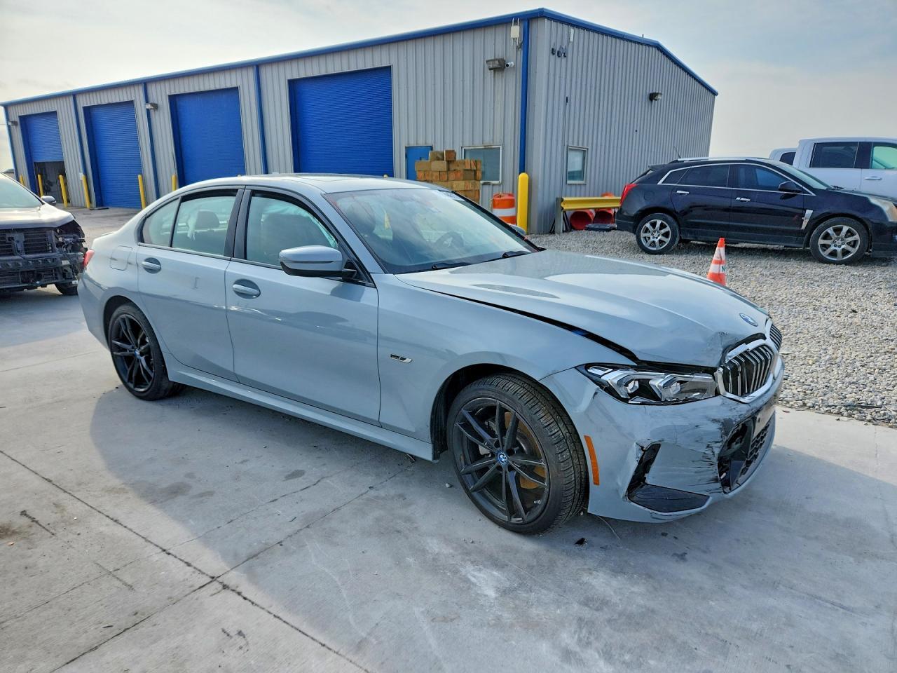 2023 BMW 330E - Фото 4