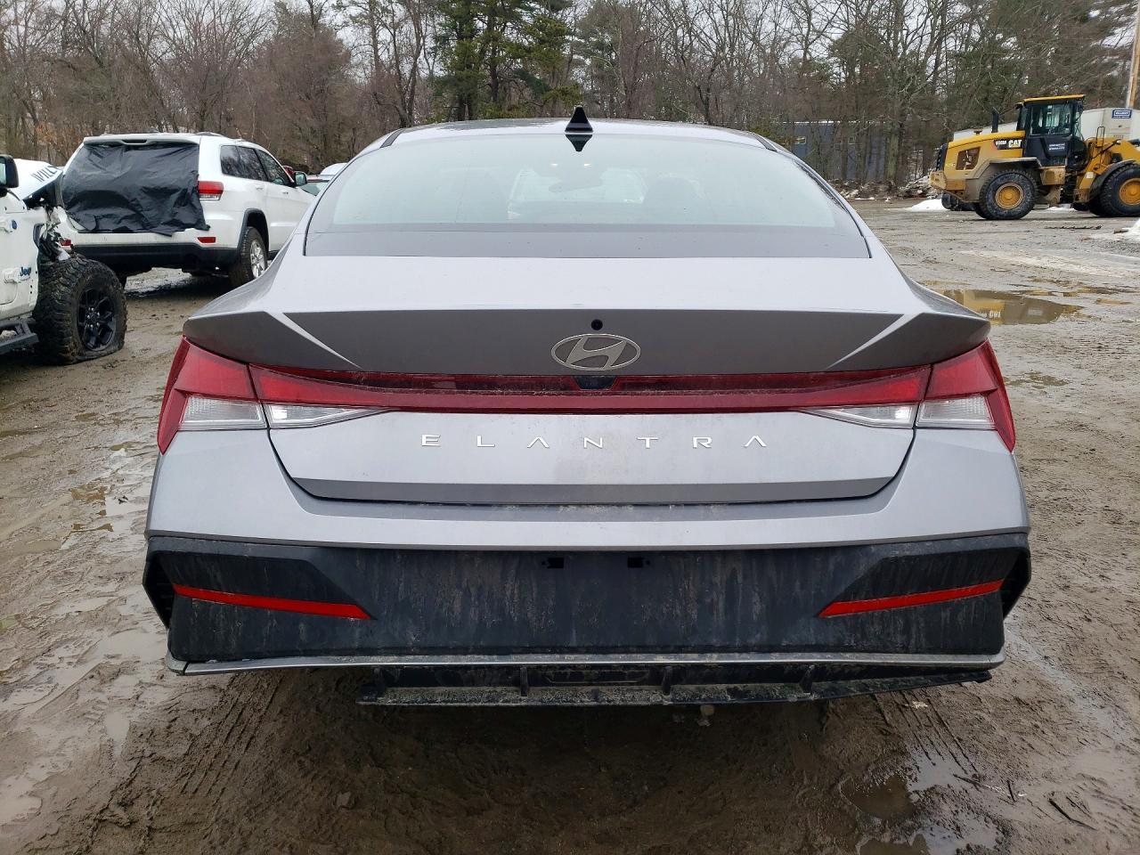 2025 Hyundai Elantra Se - Фото 6