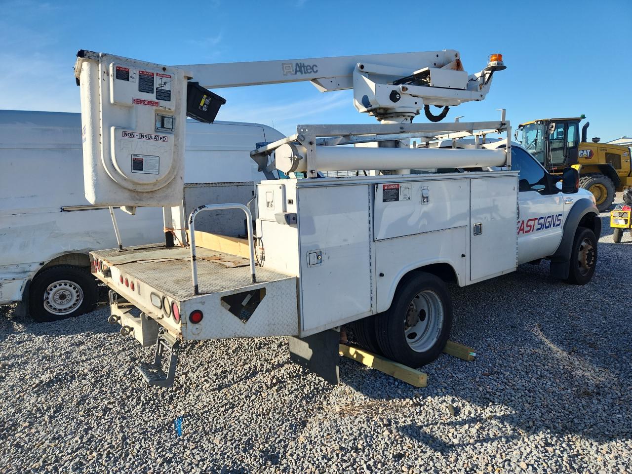 2005 Ford F450 Super - Bucket Truck - Фото 3