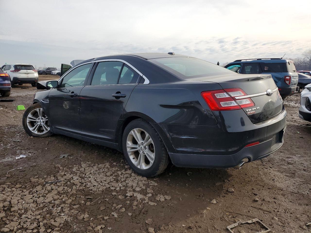 2013 Ford Taurus Sel - Image 2