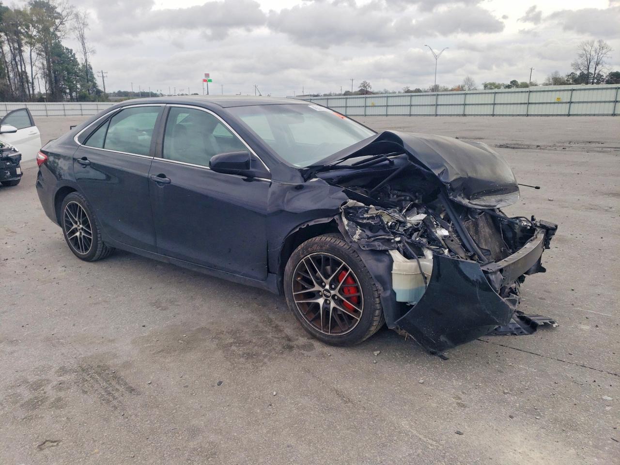 2015 Toyota Camry Se - Фото 4
